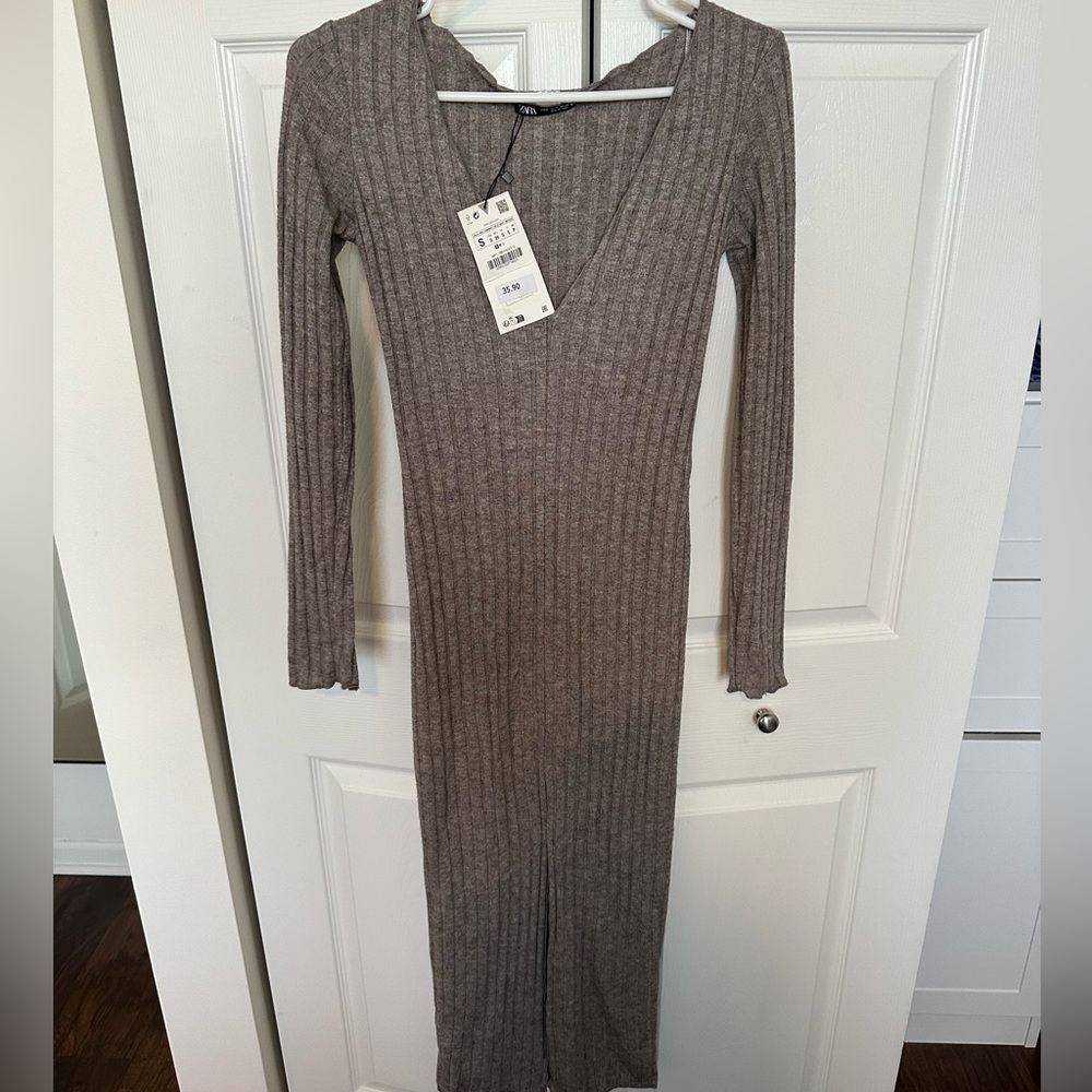 Zara Ribbed Soft Dress - Picture 3 of 5